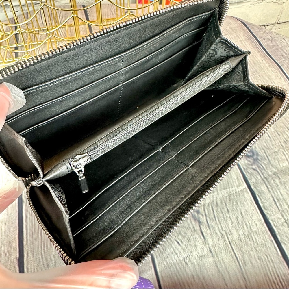 Dunhill black zippy zip around wallet - Picture 9 of 12